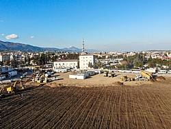 İGA İSTANBUL HAVALİMANI, HATAY'DA AFETZEDELER İÇİN KONTEYNER KENT KURUYOR